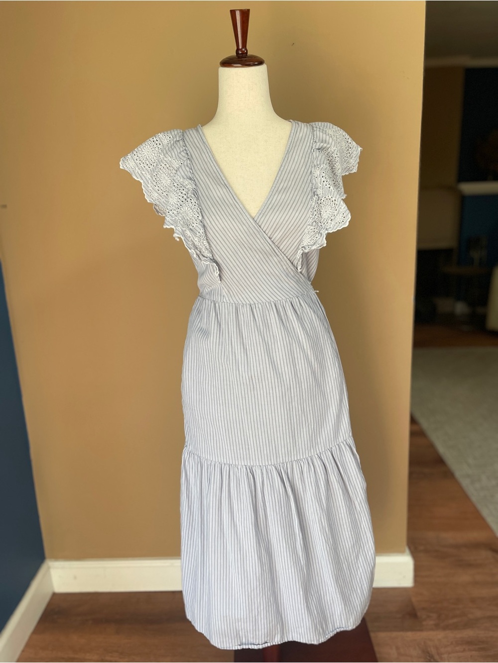 GAP women's tiered maxi wrap dress MEDIUM eyelet flutter sleeve pinstripe boho